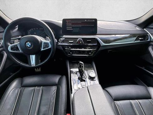 Used 2022 BMW M550i xDrive w/ Executive Package image 16