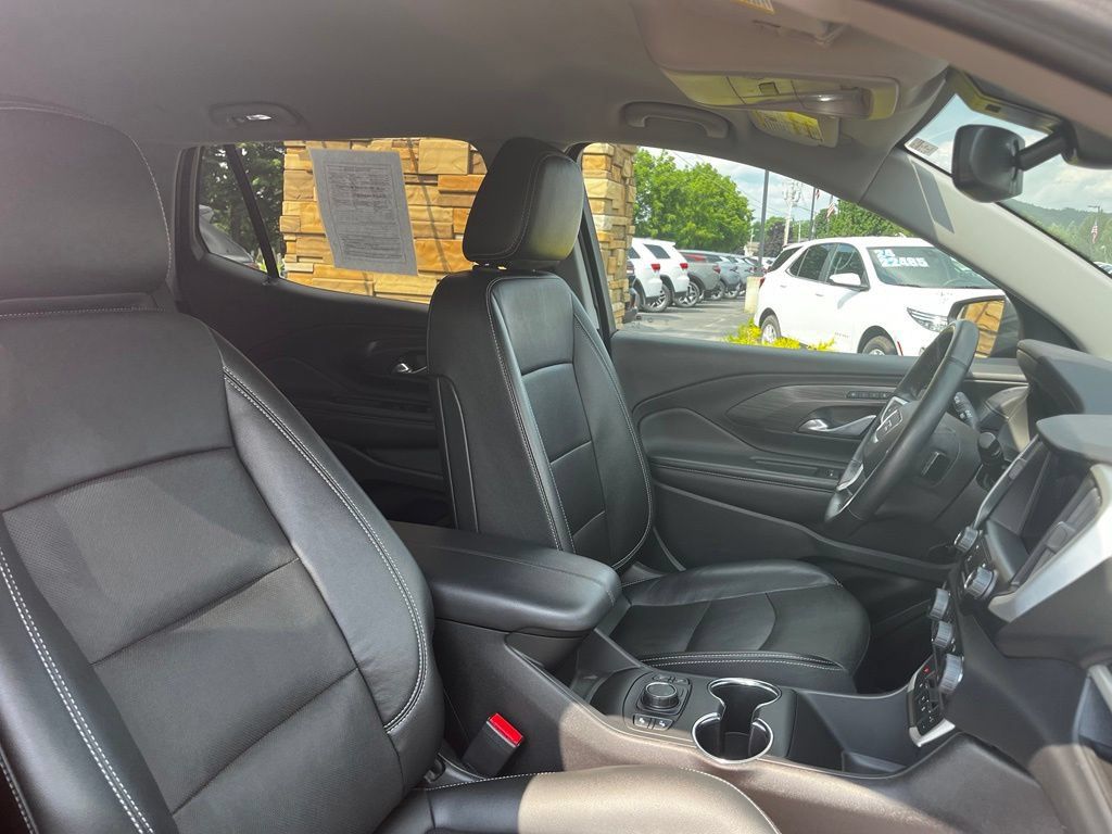 Used 2023 GMC Terrain SLT AWD/4WD image 32