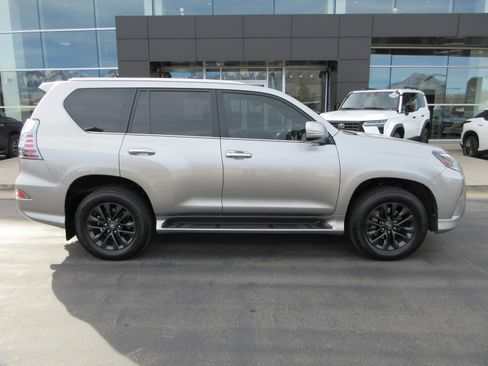Used 2020 Lexus GX 460 Premium image 11