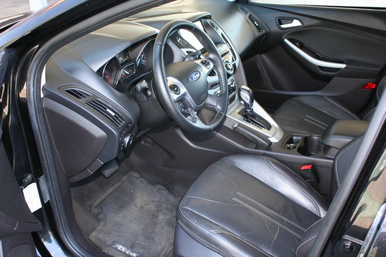 Used 2014 Ford Focus SE w/ Equipment Group 201A FWD image 13
