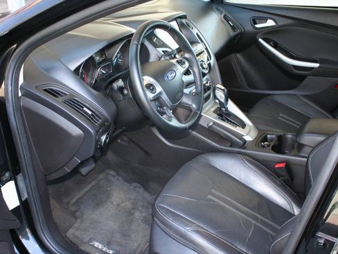 Used 2014 Ford Focus SE w/ Equipment Group 201A FWD image 13
