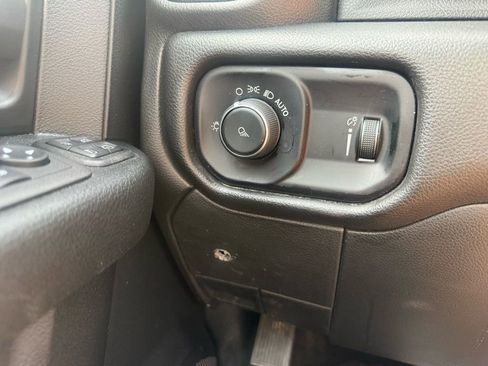 Used 2024 RAM 3500 Tradesman w/ Chrome Appearance Group image 27