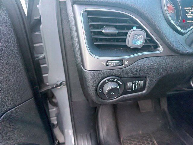 Used 2021 Jeep Cherokee Latitude Lux w/ Sun & Sound Group AWD/4WD image 9