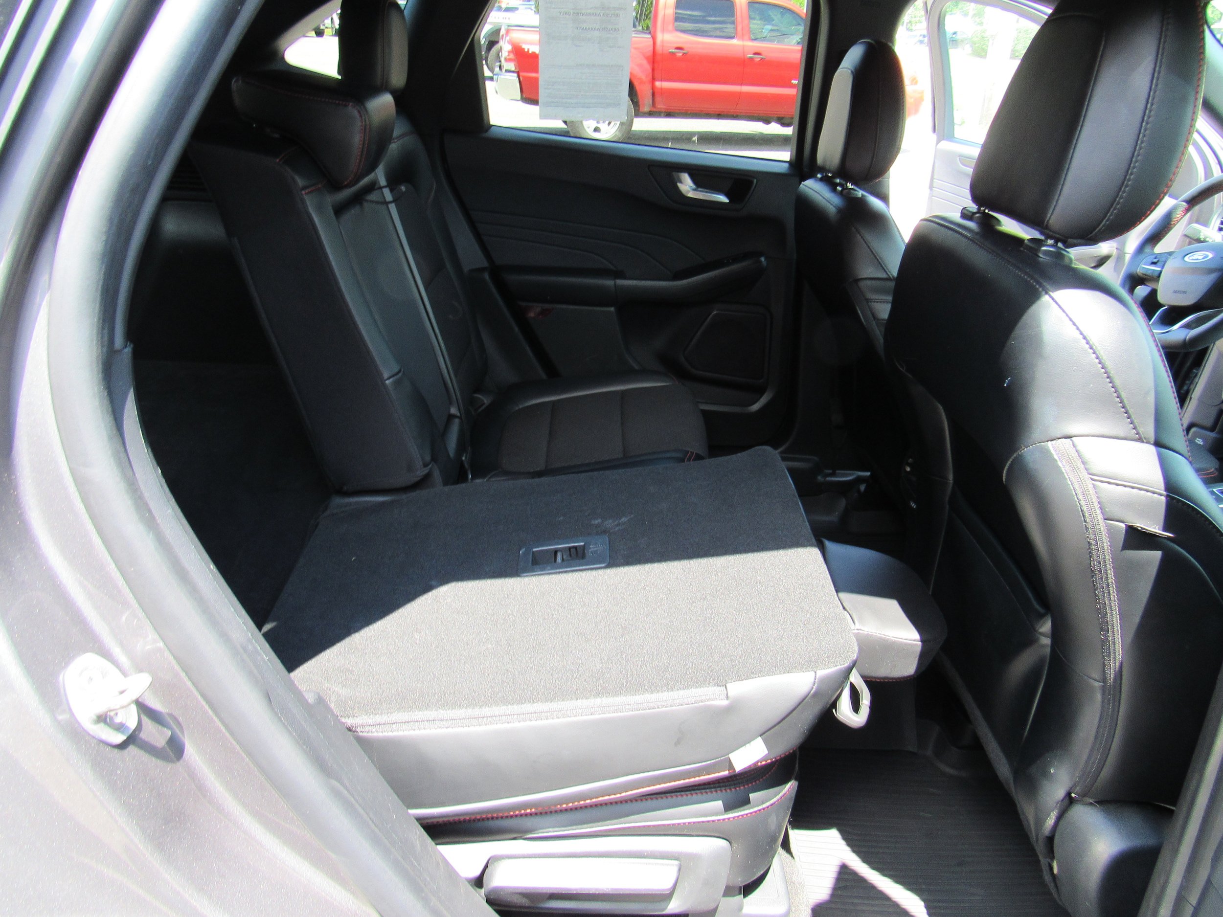 Used 2024 Ford Escape ST-Line w/ Tech Pack #1 AWD/4WD image 35