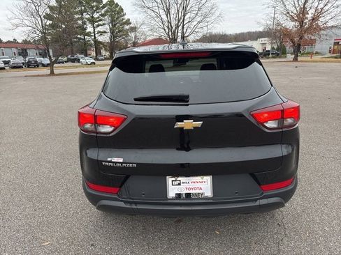 Used 2024 Chevrolet TrailBlazer LS w/ LS Convenience Package image 4