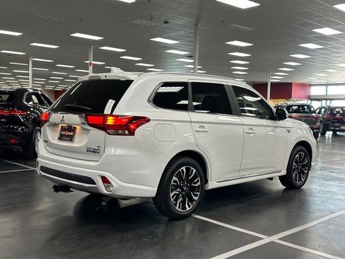 Used 2018 Mitsubishi Outlander GT AWD/4WD image 7