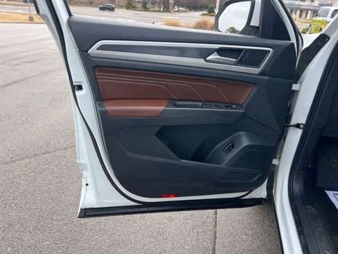 Used 2022 Volkswagen Atlas SEL R-Line image 28