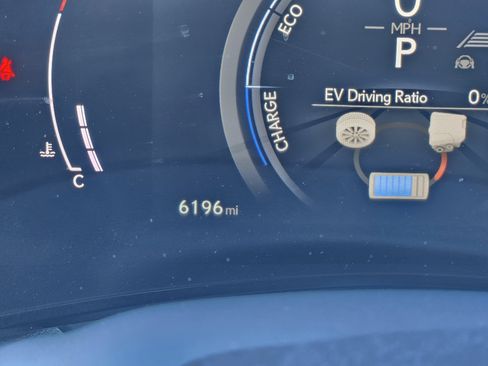 Used 2025 Lexus NX 350h AWD w/ Premium Package image 9