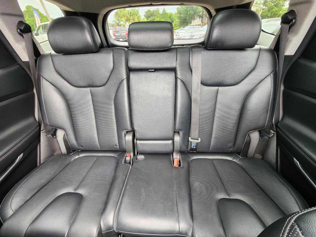 Used 2020 Hyundai Santa Fe Limited FWD image 12