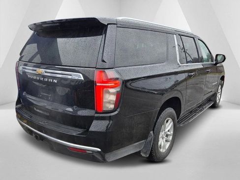 Used 2021 Chevrolet Suburban LS image 7