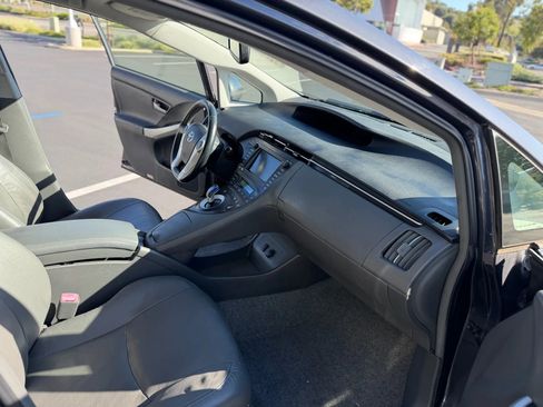 Used 2010 Toyota Prius Two image 13