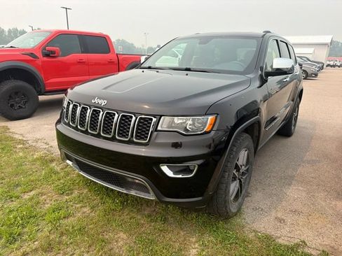 Used 2019 Jeep Grand Cherokee Limited w/ Trailer Tow Group IV AWD/4WD image 3