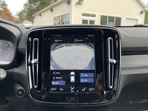 Used 2019 Volvo XC40 T5 R-Design image 36