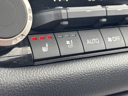 Used 2023 Toyota Sequoia Limited image 32