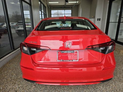 Used 2023 Honda Civic EX image 3