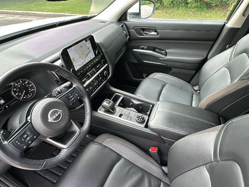 Certified 2024 Nissan Pathfinder SL AWD/4WD image 20