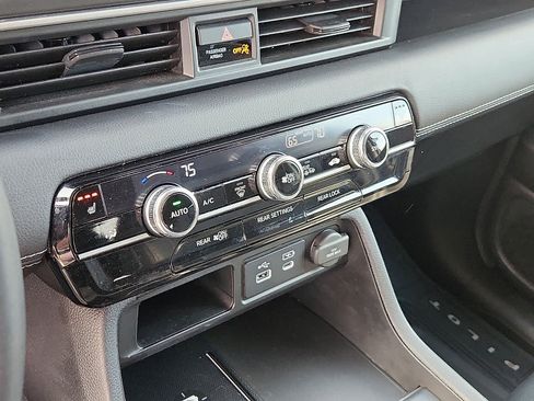 Certified 2025 Honda Pilot EX-L image 17