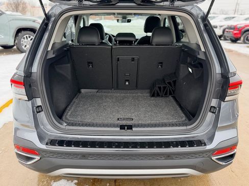 Used 2025 Volkswagen Taos SEL image 23