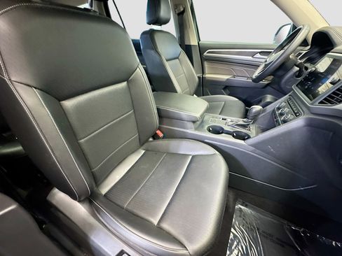 Used 2021 Volkswagen Atlas SE w/ Towing Package image 15