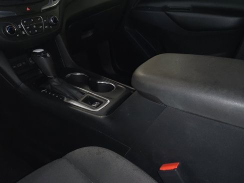 Used 2020 Chevrolet Equinox LT w/ Driver Convenience Package FWD image 26