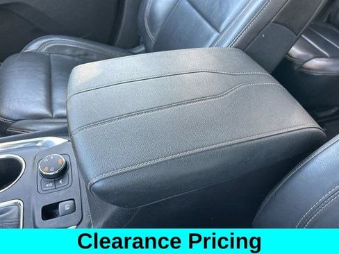 Used 2021 Chevrolet Traverse RS AWD/4WD image 34
