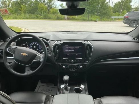 Used 2023 Chevrolet Traverse Premier FWD image 21