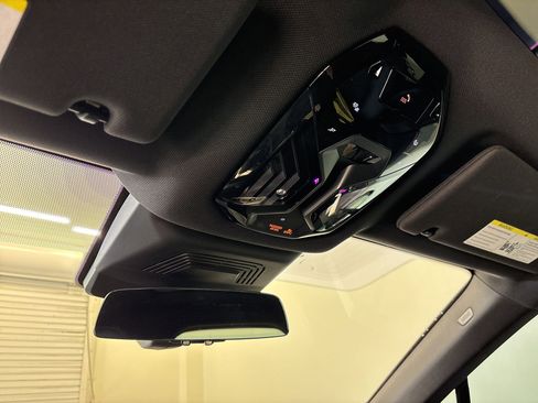 Used 2023 BMW iX xDrive50 image 18