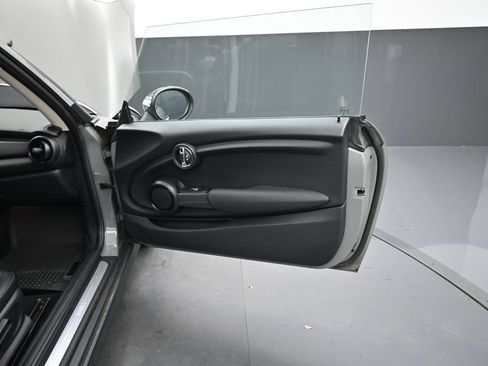 Used 2019 MINI Cooper 2-Door Hardtop FWD image 20