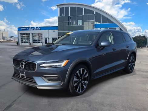 Used 2020 Volvo V60 T5 Cross Country w/ Protection Package AWD/4WD image 1