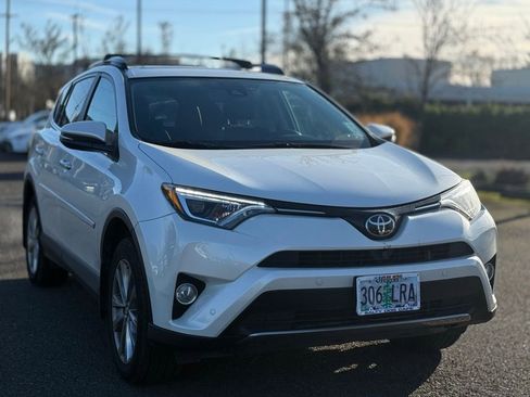 Used 2017 Toyota RAV4 Limited image 7
