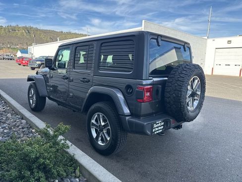 Used 2018 Jeep Wrangler Unlimited Sahara image 8