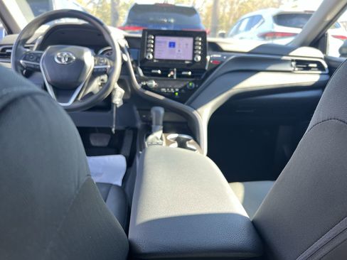 Used 2023 Toyota Camry LE image 31