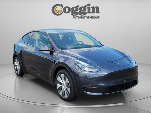 Used 2024 Tesla Model Y Long Range AWD/4WD image 7