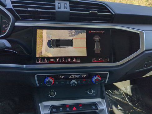 Certified 2025 Audi Q3 2.0T Premium Plus w/ Premium Plus Package image 28