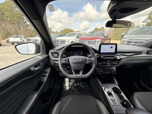 Used 2025 Ford Escape ST-Line image 12