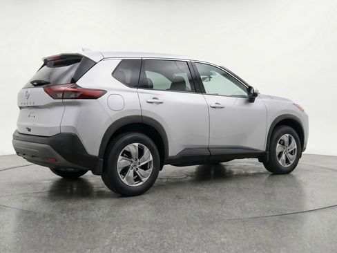 Used 2025 Nissan Rogue SV AWD/4WD image 9