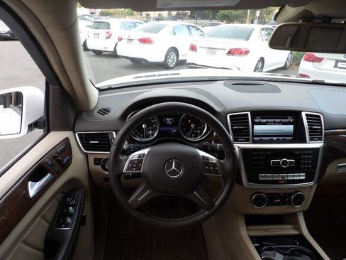 Used 2014 Mercedes-Benz GL 450 4MATIC image 5