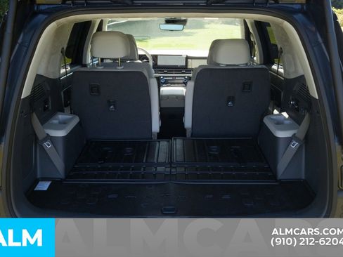 Used 2025 Hyundai Santa Fe Calligraphy image 9