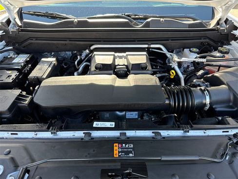 Used 2025 Chevrolet Colorado W/T image 8
