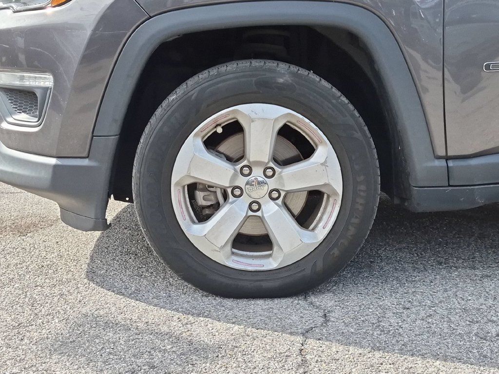 Used 2019 Jeep Compass Latitude w/ Cold Weather Group AWD/4WD image 23