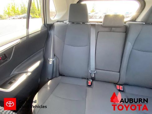 Used 2022 Toyota RAV4 LE AWD/4WD image 19
