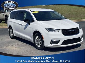 Used 2024 Chrysler Pacifica Touring-L FWD video 1