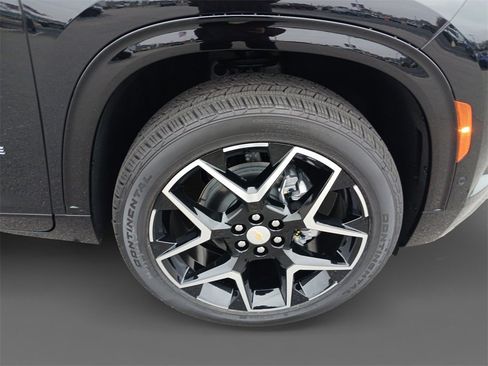 New 2026 Chevrolet Traverse High Country w/ LPO, Floor Liner Package image 16