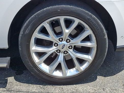Used 2019 Ford Expedition Limited w/ Equipment Group 302A AWD/4WD image 26