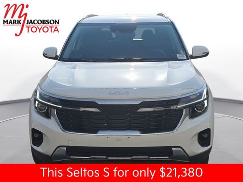 Used 2025 Kia Seltos S image 3