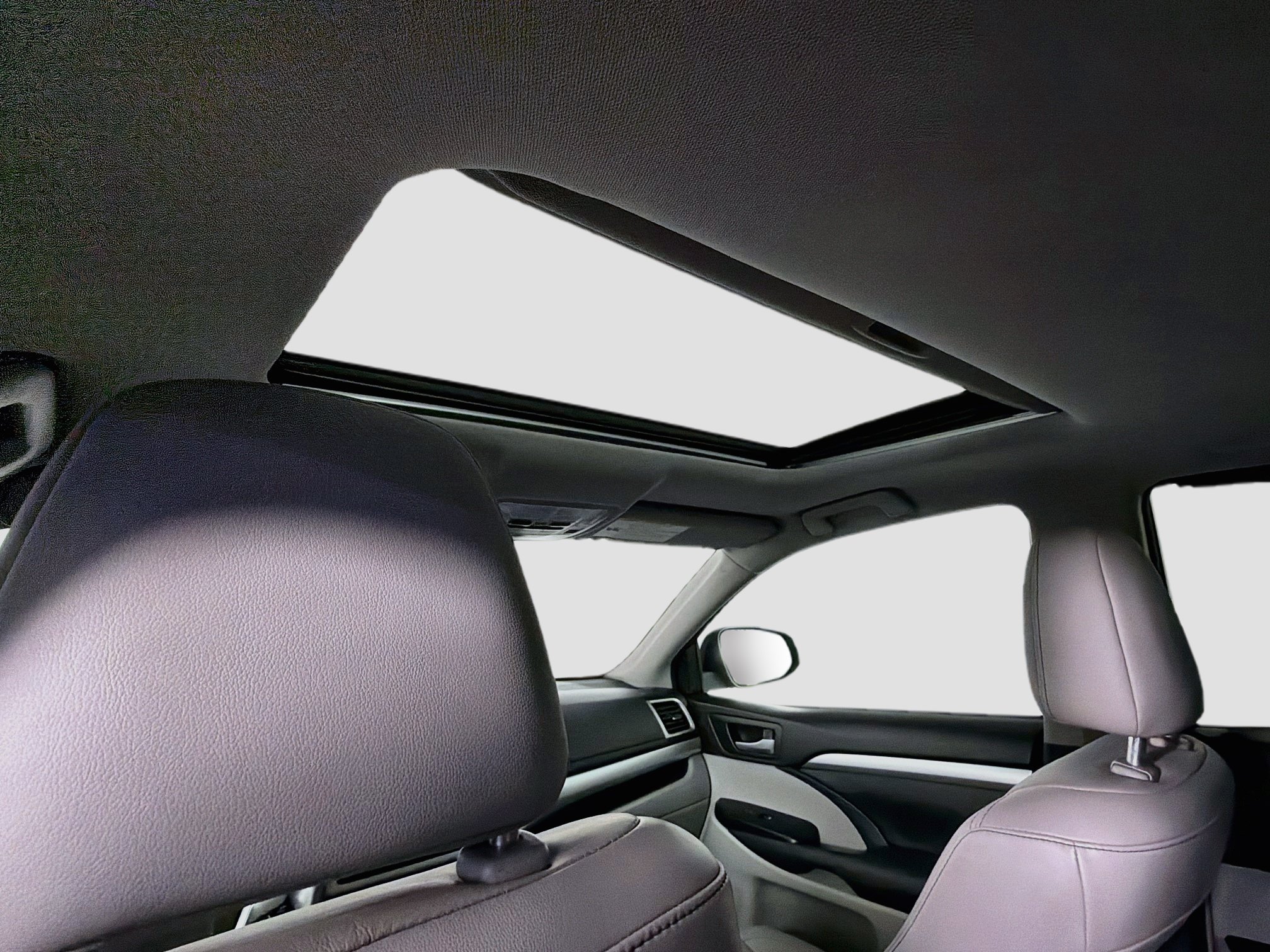 Used 2015 Toyota Highlander XLE FWD image 26