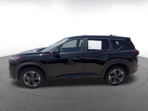 Used 2025 Nissan Rogue SV FWD image 9