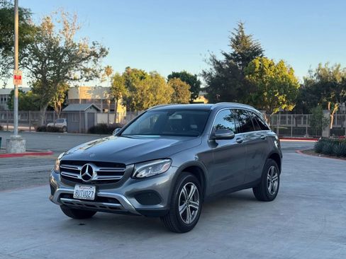Used 2019 Mercedes-Benz GLC 300 GLC 300 Sport Utility 4D w/ Premium Package image 3