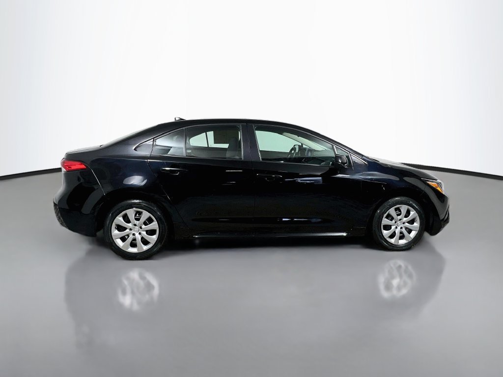 Used 2024 Toyota Corolla LE FWD image 2