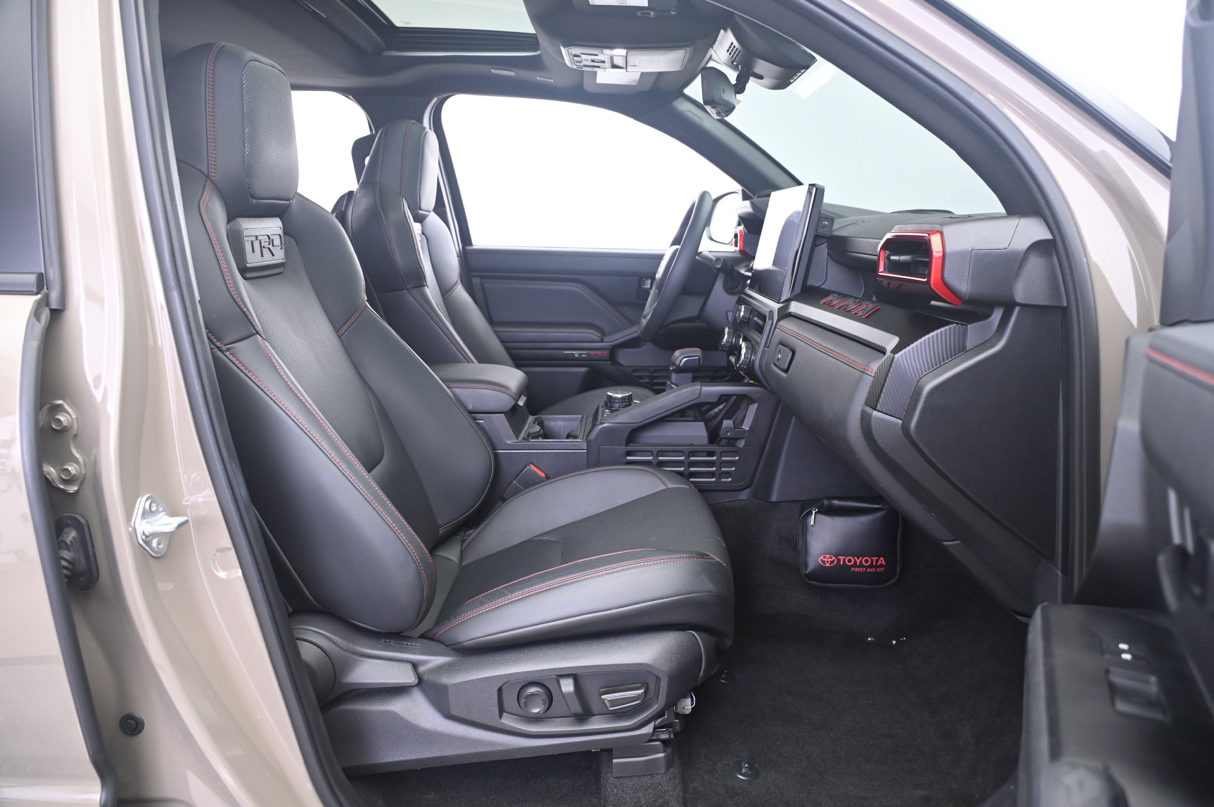 Used 2025 Toyota Tacoma TRD Pro AWD/4WD image 23